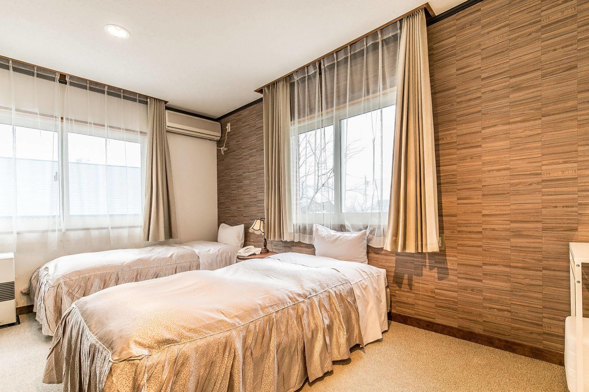Petit Hotel Enchante Хакуба Екстер'єр фото